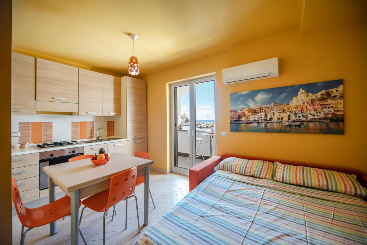 Casa Cinzia In Marina Di Corricella Villa โปรชิดา ภายนอก รูปภาพ